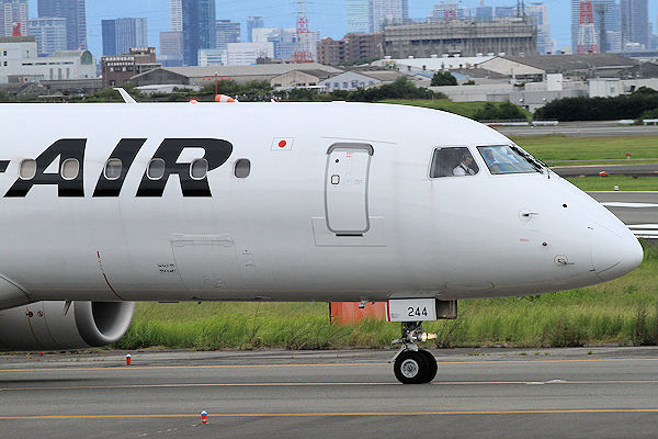 J-AIR E190(JA244J）