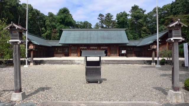 滋賀縣護國神社　Wikipedia