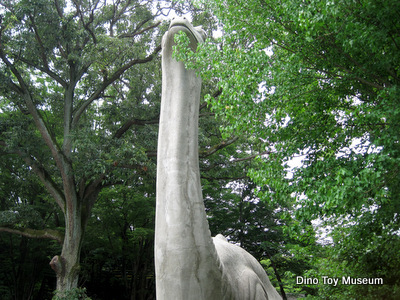 2017年にリニューアルした日本最古のコンクリート恐竜