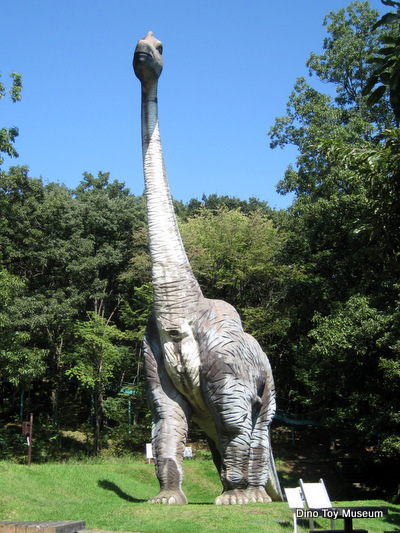 栃木県の佐野市運動公園の恐竜たち