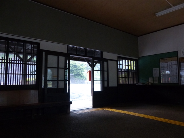 贄川駅３