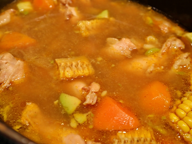 ◆鶏と野菜とアボカドのスープ(カルド・トラルペーニョ)　メキシコ