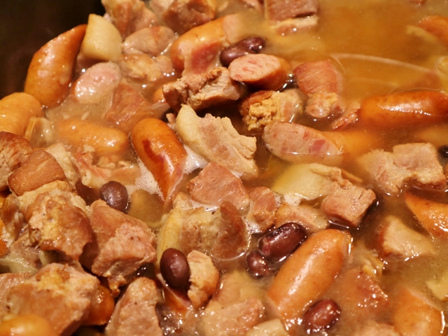 ◆豚肉と黒豆の煮込み(フェジョアーダ)　ブラジル